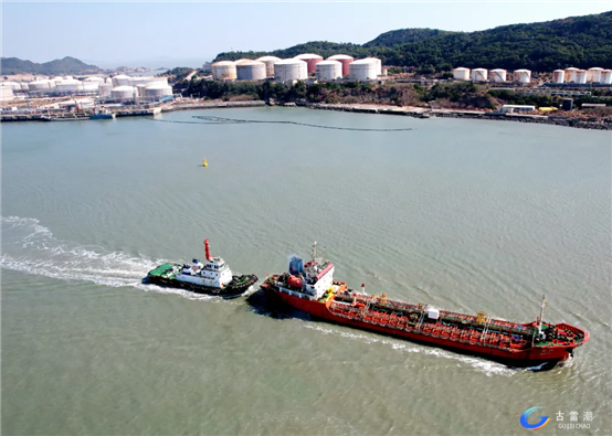 X: Zhengjp微信公家号.公司宣传报路报送汇总?5报送集团?5-1-9，，，，，，兴发游戏187pt创兴发游戏187pt创宣传报路报送2篇（兴发游戏187pt创邻二甲苯货轮新年启航，，，，，，奔赴台湾开启新征程；；；；；；；兴发游戏187pt创党委委员、副总经理王超明到倒班宿舍调研)兴发游戏187pt创+兴发游戏187pt创邻二甲苯货轮新年启航，，，，，，奔赴台湾开启新征程兴发游戏187pt创+兴发游戏187pt创邻二甲苯货轮新年启航，，，，，，奔赴台湾开启新征程.jpg
